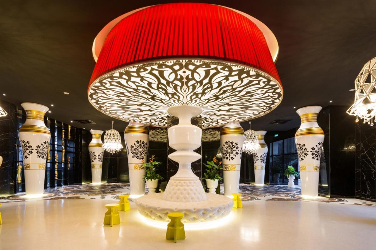 Arte Mont Kiara Aparthotel Kuala Lumpur Buitenkant foto The lobby of the hotel